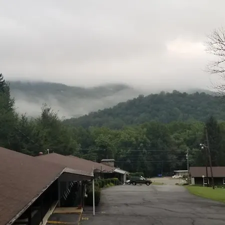 Tanglewood Motel And Log Cabins Maggie Valley Exterior photo